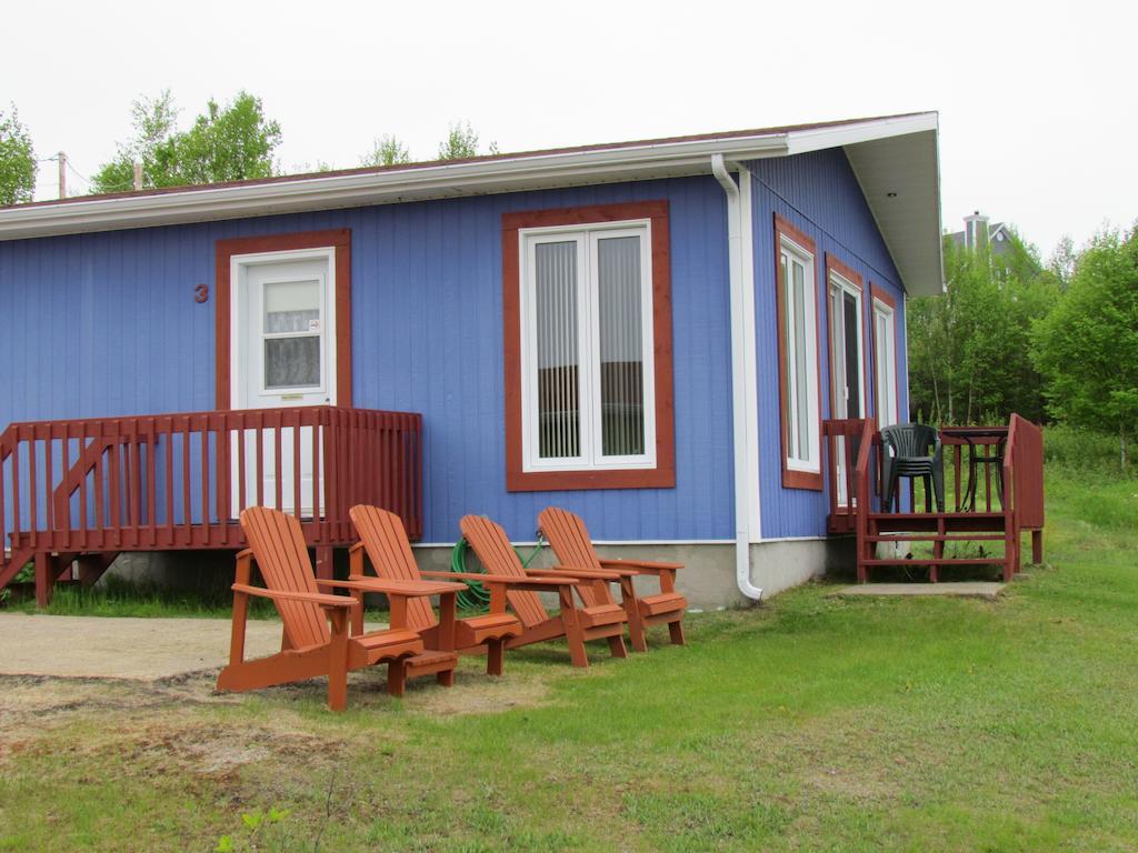 Les Chalets Au Bord De La Mer ليس إيسكومينس الغرفة الصورة